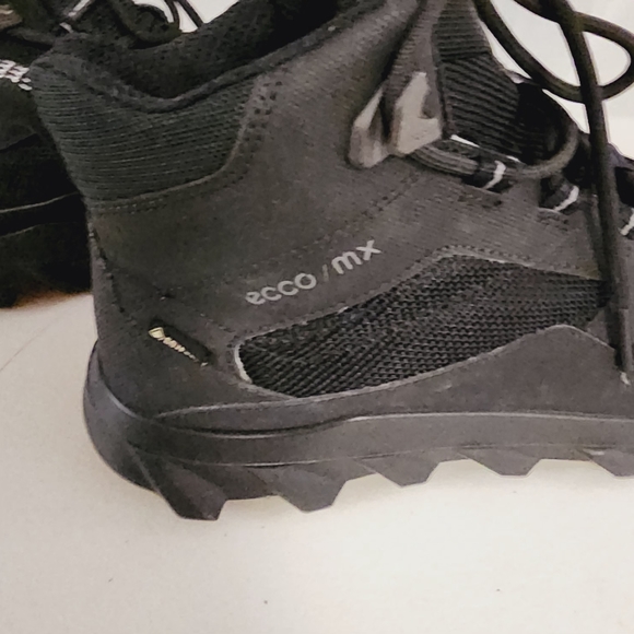 ECCO Women's MX GTX Waterproof Cold Weather Mid Boot LIKE NEW NO RIP NO FLAWS - Picture 8 of 16